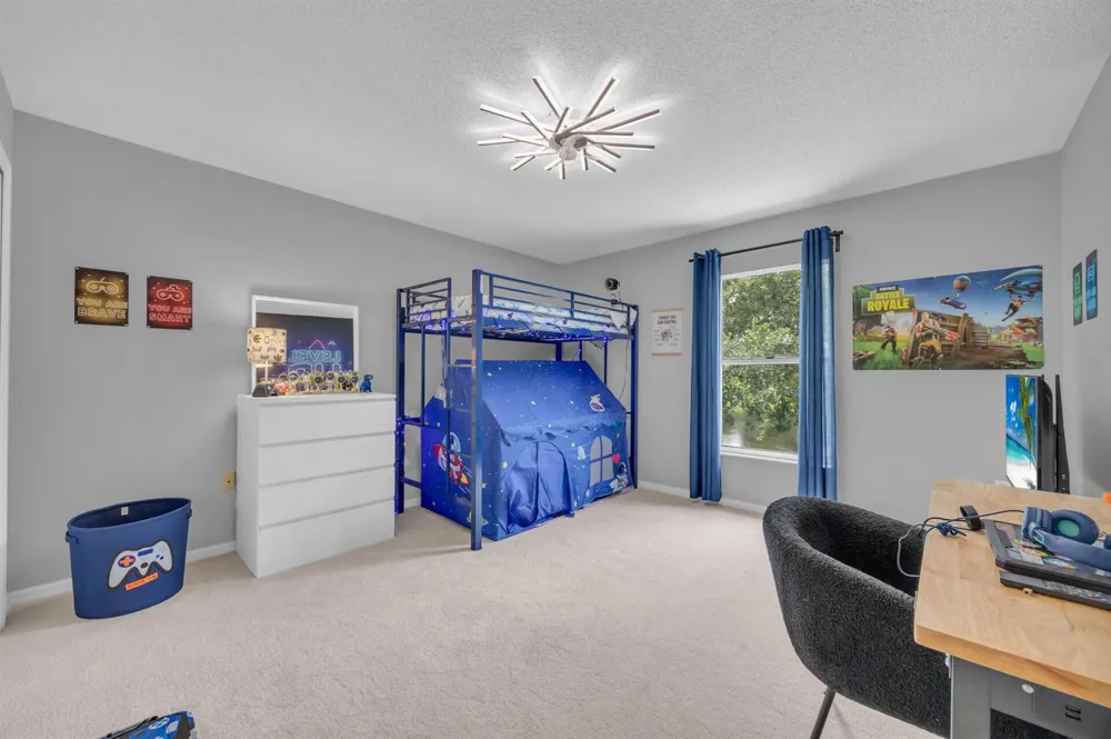 2566 12TH SQUARE SW Vero Beach, FL 32968