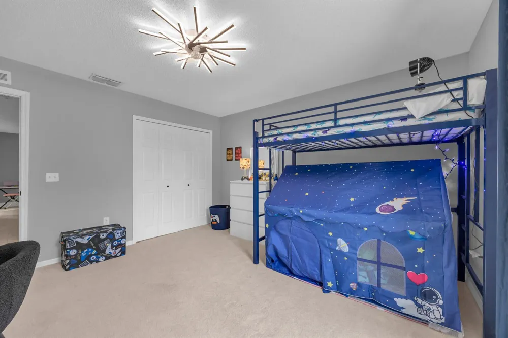 2566 12TH SQUARE SW Vero Beach, FL 32968