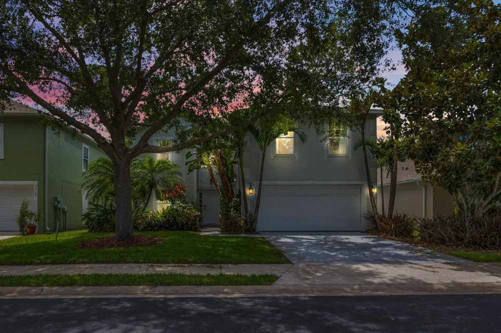 2566 12TH SQUARE SW Vero Beach, FL 32968