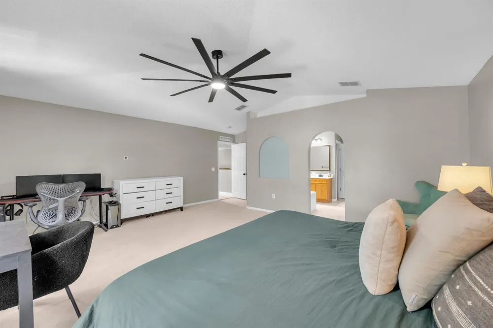 2566 12TH SQUARE SW Vero Beach, FL 32968