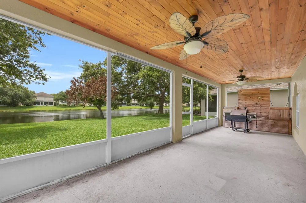 2566 12TH SQUARE SW Vero Beach, FL 32968