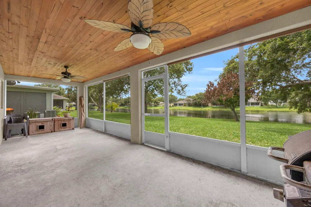 2566 12TH SQUARE SW Vero Beach, FL 32968