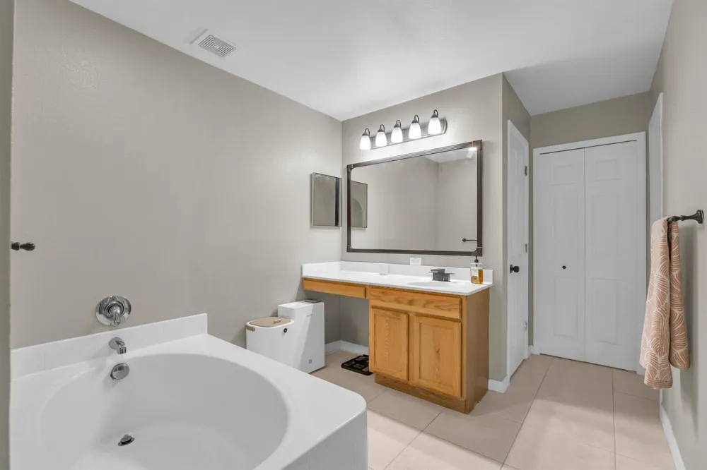 2566 12TH SQUARE SW Vero Beach, FL 32968