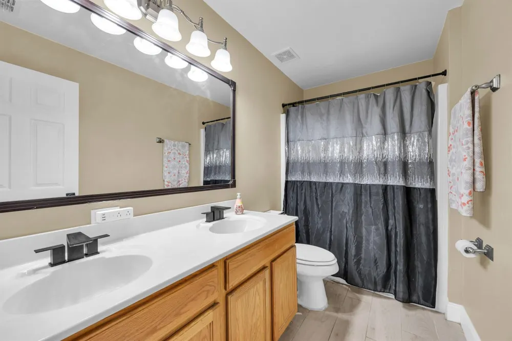 2566 12TH SQUARE SW Vero Beach, FL 32968