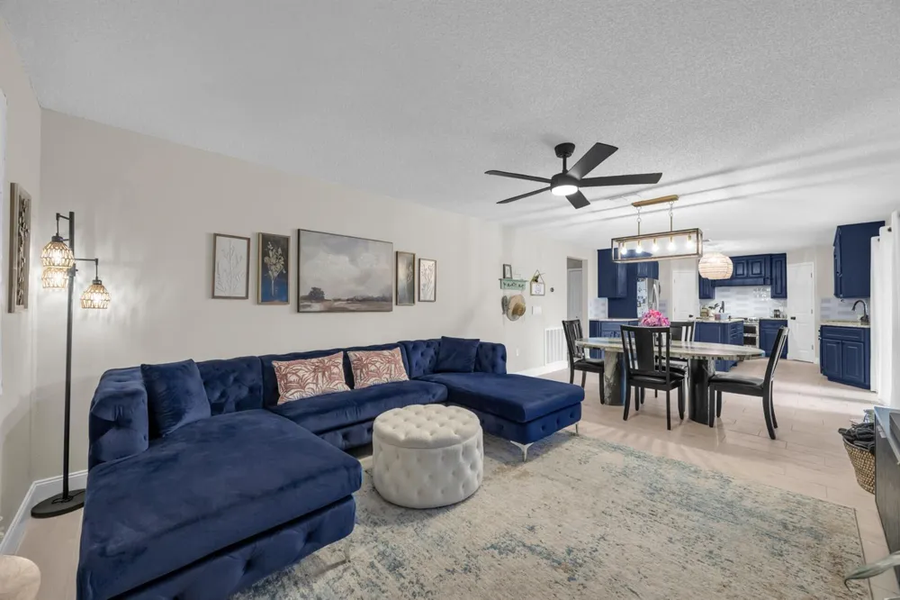 2566 12TH SQUARE SW Vero Beach, FL 32968