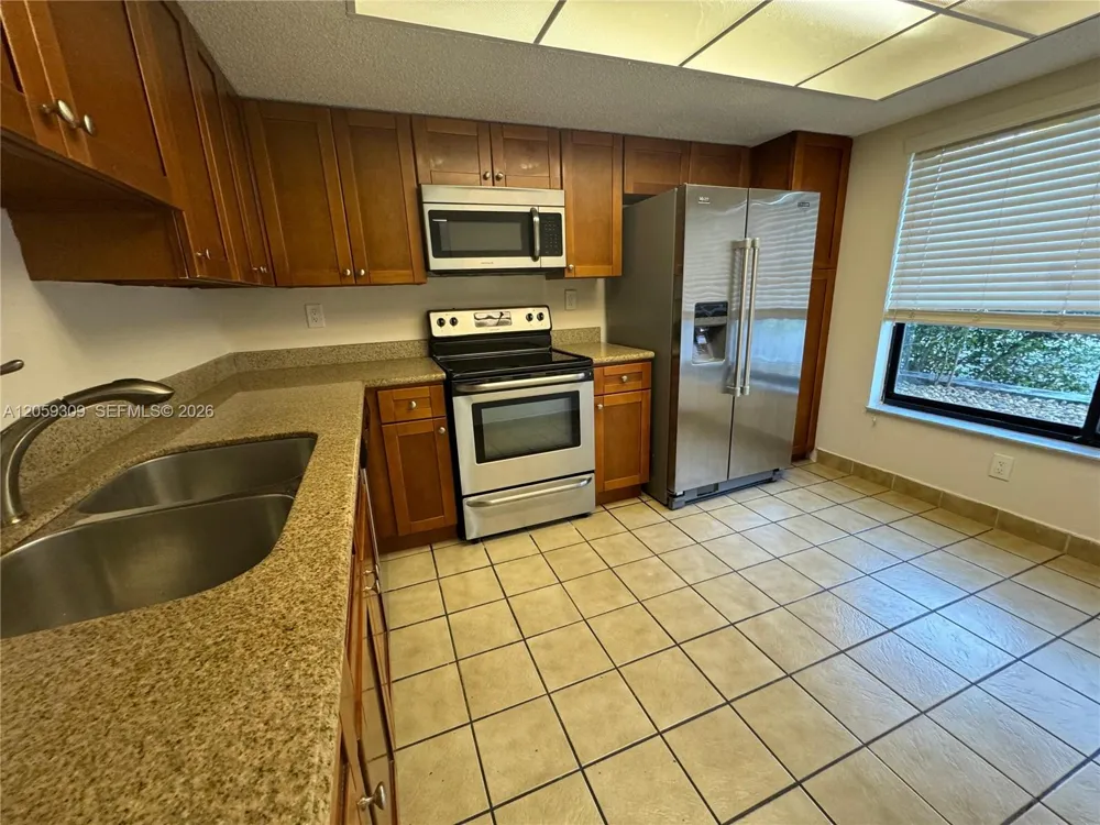 16498 NE 26th Ave #12 North Miami Beach, FL 33160