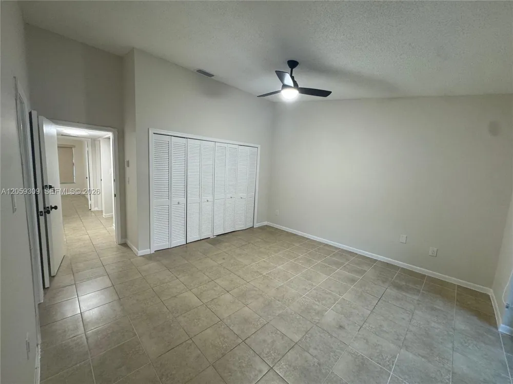 16498 NE 26th Ave #12 North Miami Beach, FL 33160