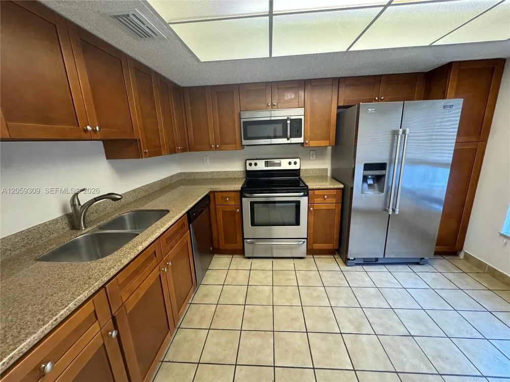 16498 NE 26th Ave #12 North Miami Beach, FL 33160