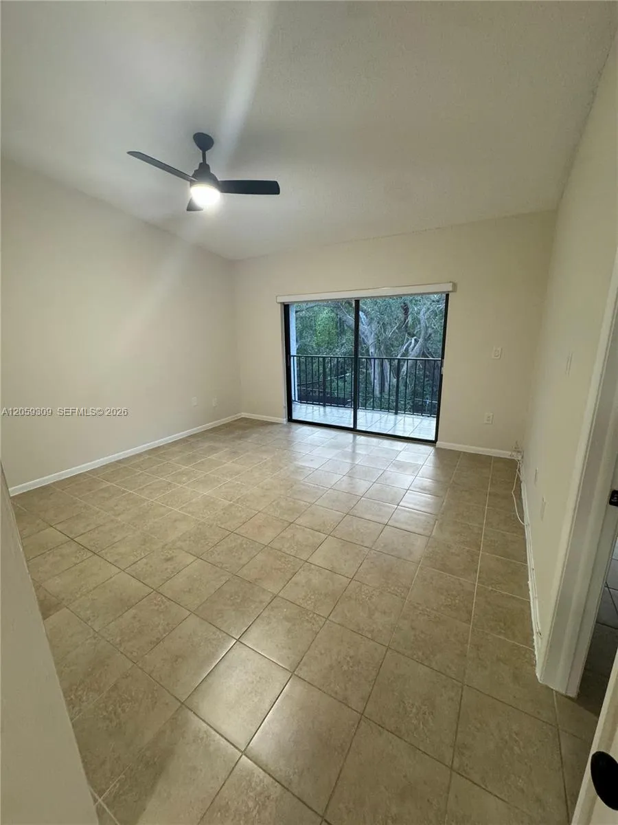 16498 NE 26th Ave #12 North Miami Beach, FL 33160