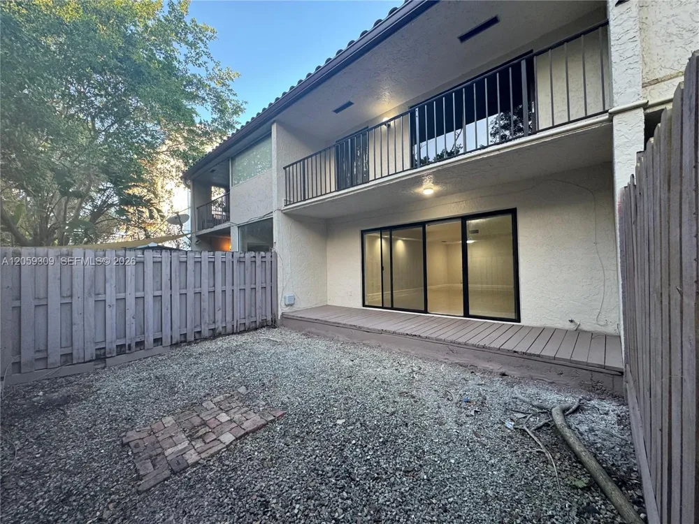 16498 NE 26th Ave #12 North Miami Beach, FL 33160