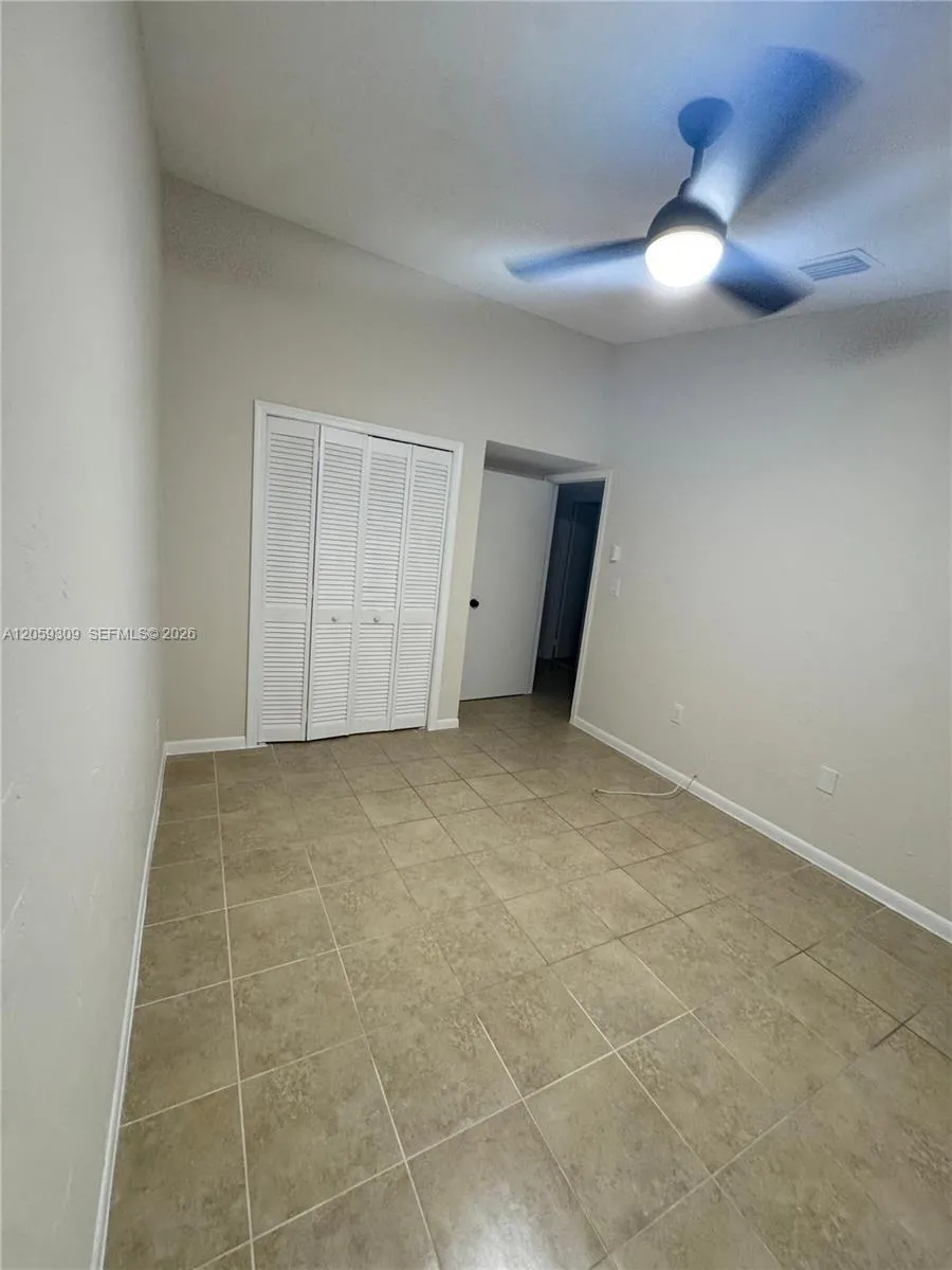 16498 NE 26th Ave #12 North Miami Beach, FL 33160