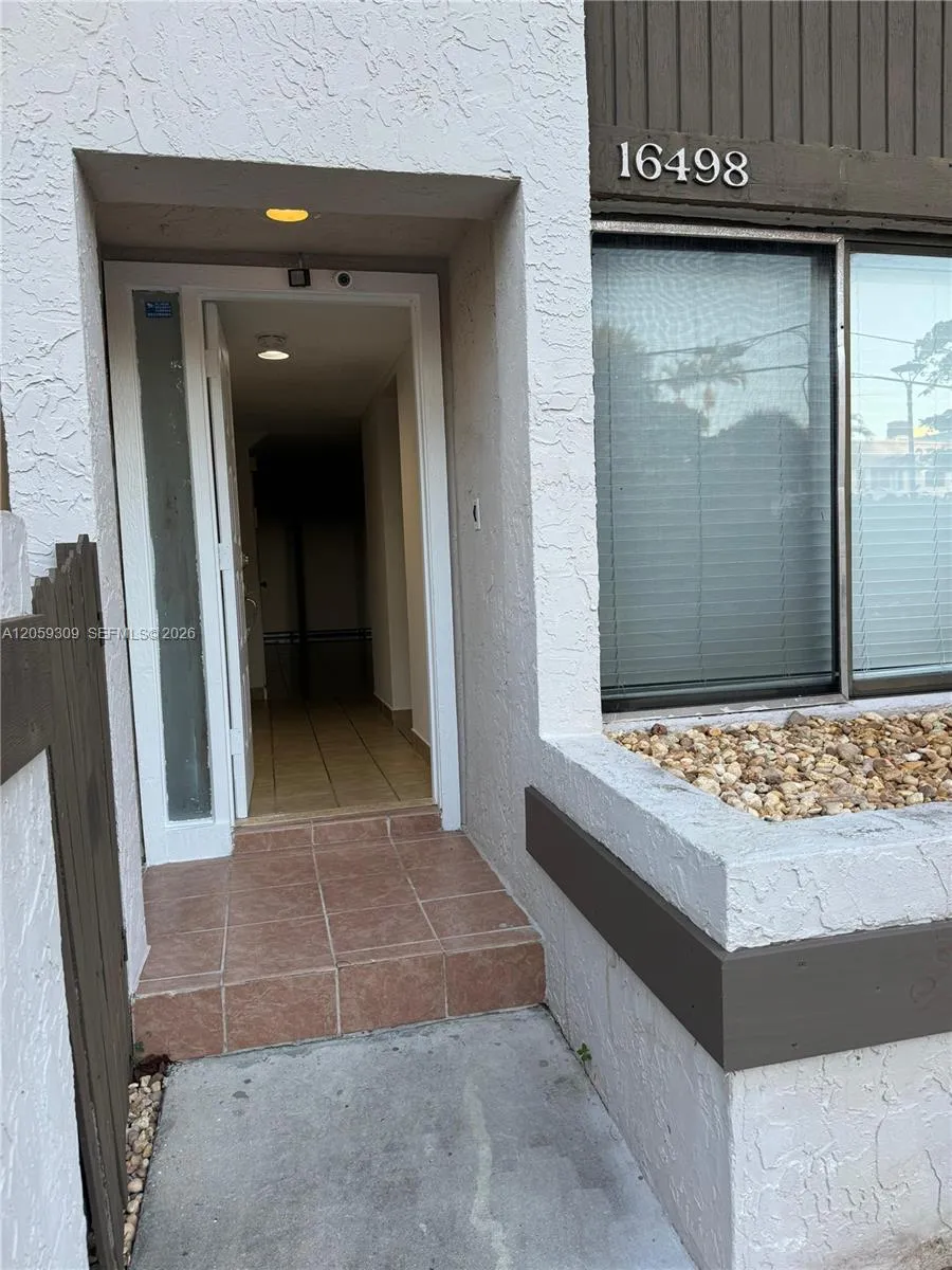 16498 NE 26th Ave #12 North Miami Beach, FL 33160