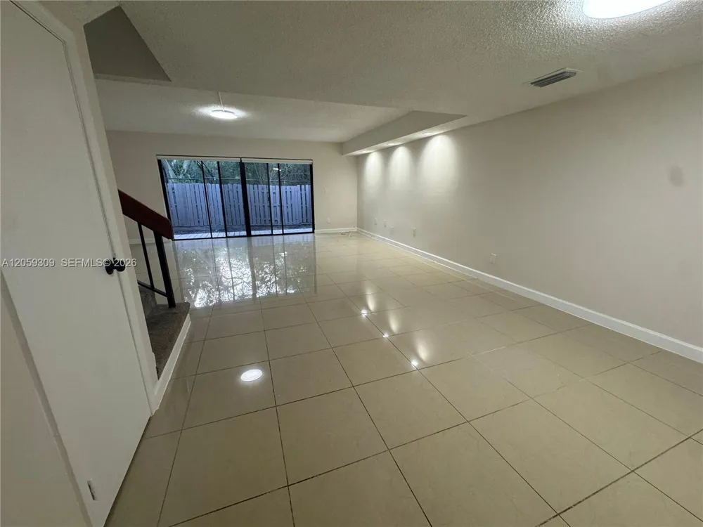 16498 NE 26th Ave #12 North Miami Beach, FL 33160