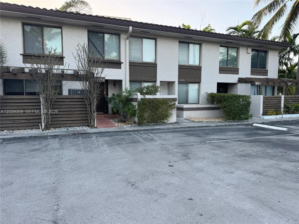 16498 NE 26th Ave #12 North Miami Beach, FL 33160