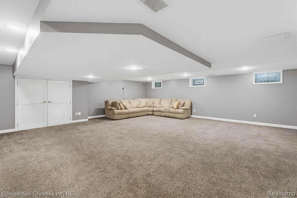 1688 Northlawn Boulevard Birmingham, MI 48009