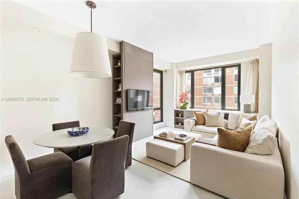 305 W 16 st #3G 