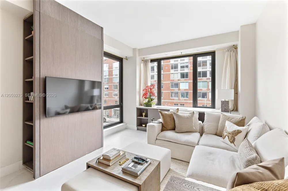 305 W 16 st #3G 