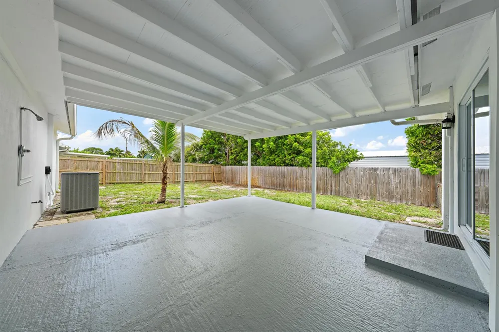 19144 SE Arnold Drive Tequesta, FL 33469