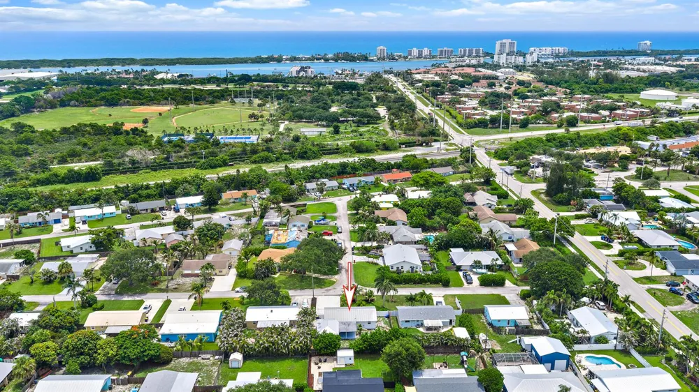 19144 SE Arnold Drive Tequesta, FL 33469