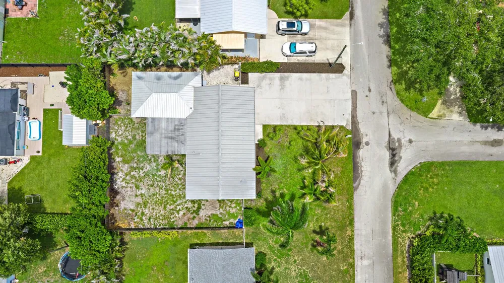 19144 SE Arnold Drive Tequesta, FL 33469