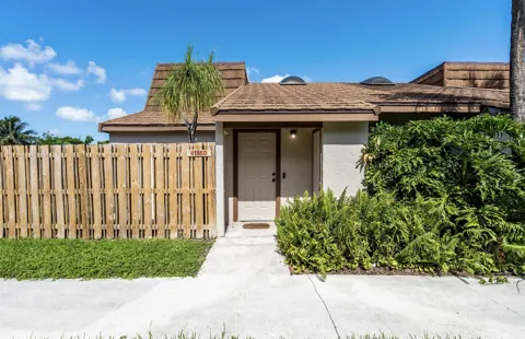 4155 PALM BAY CIRCLE #D