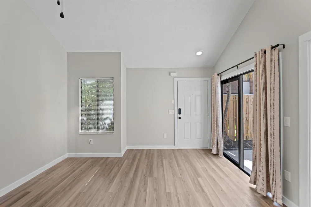4155 PALM BAY CIRCLE #D West Palm Beach, FL 33406