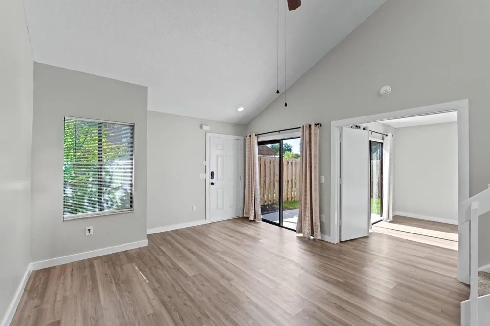 4155 PALM BAY CIRCLE #D West Palm Beach, FL 33406