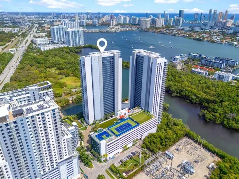 16385 Biscayne Blvd #3201