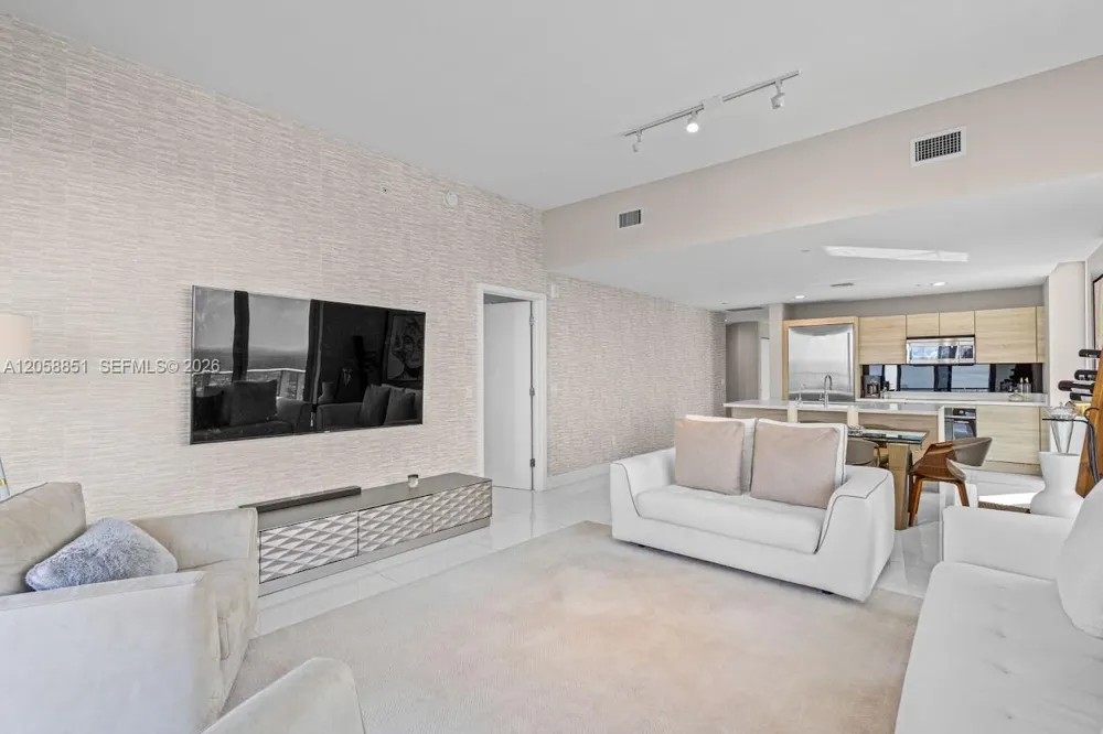 16385 Biscayne Blvd #3201 North Miami Beach, FL 33160