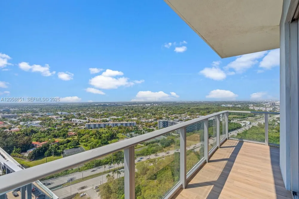 16385 Biscayne Blvd #3201 North Miami Beach, FL 33160