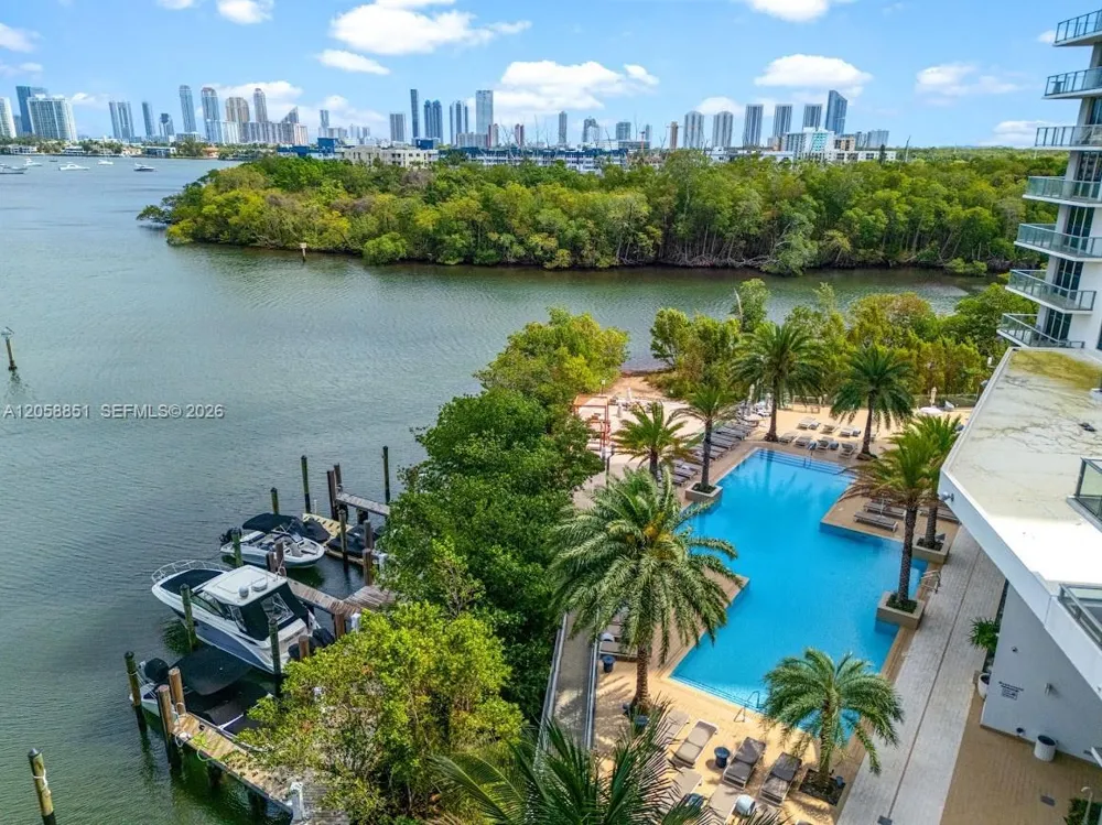 16385 Biscayne Blvd #3201 North Miami Beach, FL 33160