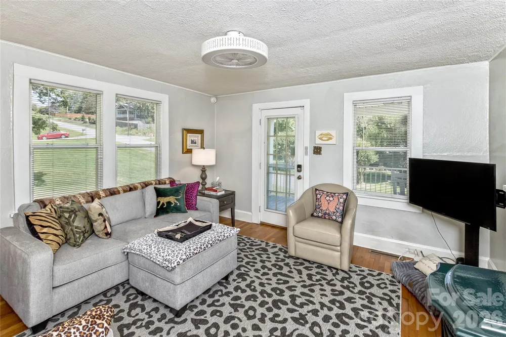 20 Cottage Street Woodfin, NC 28804