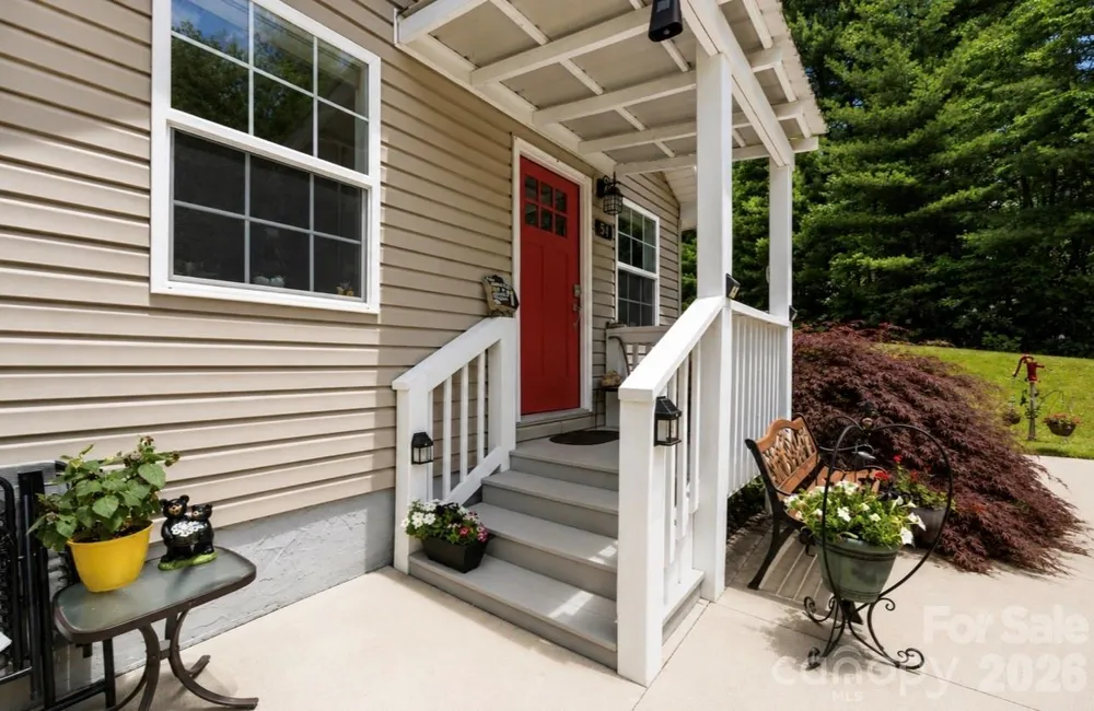 54 Thad Johnson Road Saluda, NC 28773