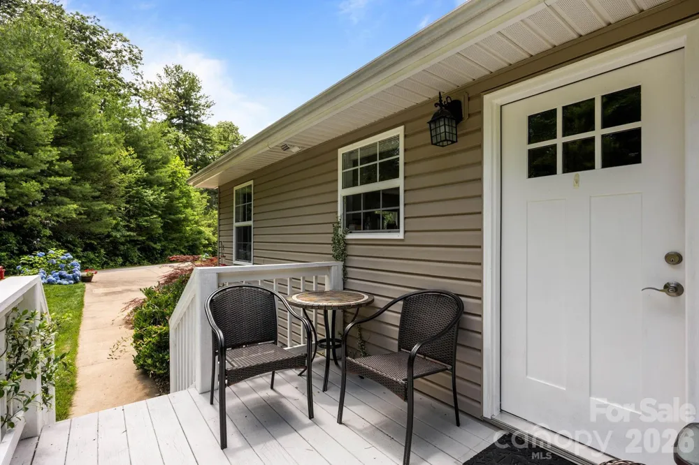 54 Thad Johnson Road Saluda, NC 28773