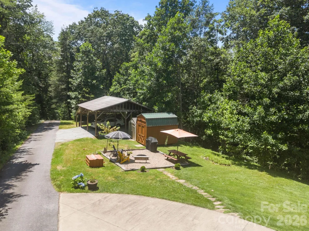 54 Thad Johnson Road Saluda, NC 28773