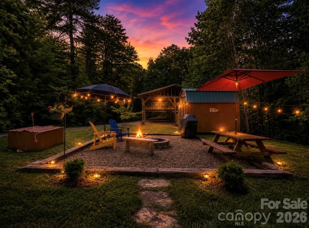54 Thad Johnson Road Saluda, NC 28773