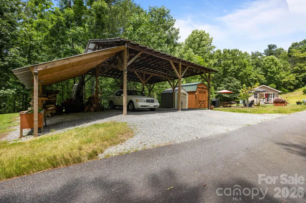 54 Thad Johnson Road Saluda, NC 28773