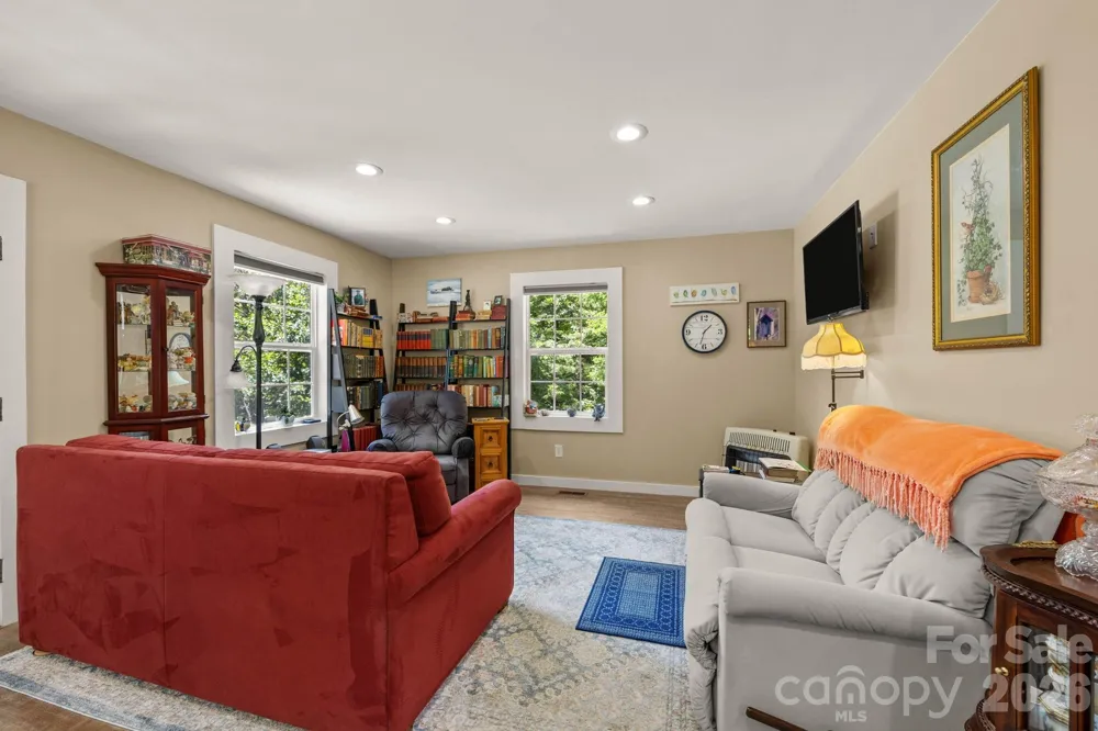 54 Thad Johnson Road Saluda, NC 28773