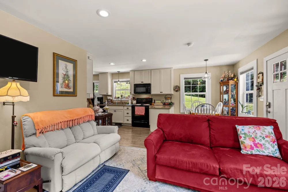 54 Thad Johnson Road Saluda, NC 28773