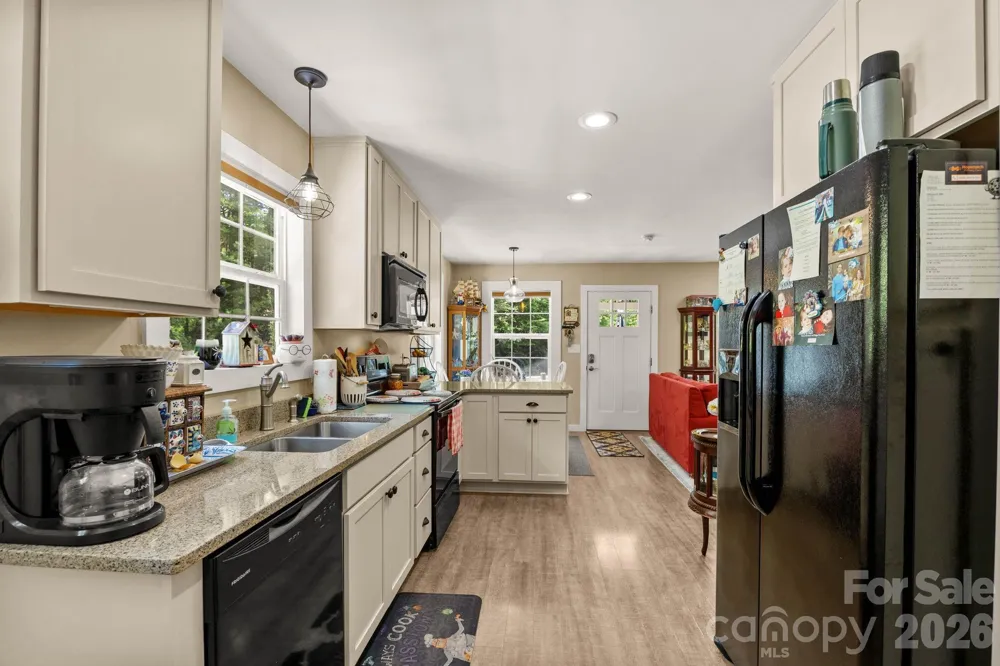 54 Thad Johnson Road Saluda, NC 28773