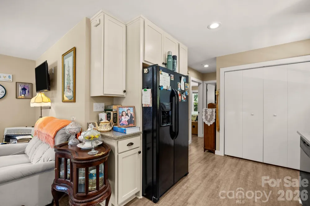54 Thad Johnson Road Saluda, NC 28773