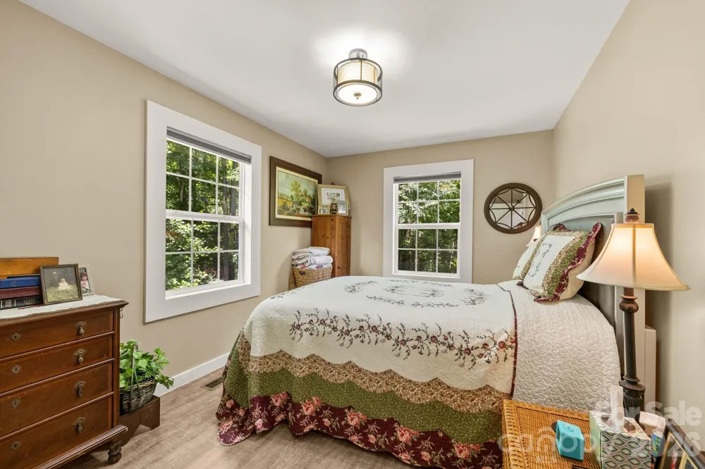 54 Thad Johnson Road Saluda, NC 28773