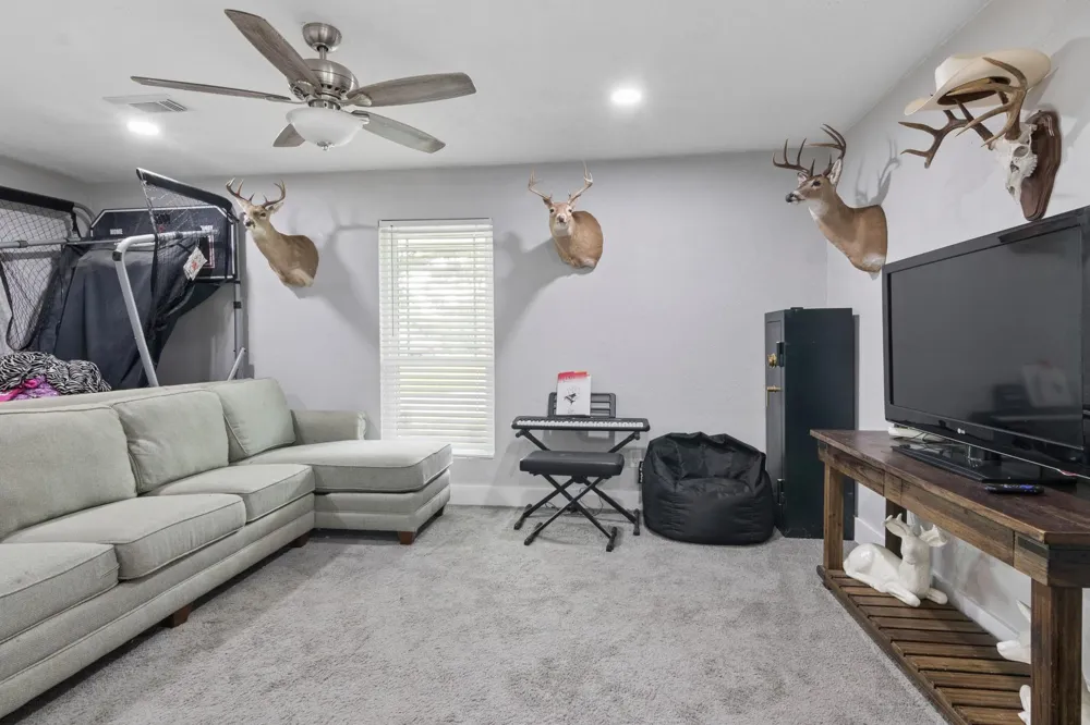 2865 County Road 936a Alvin, TX 77511