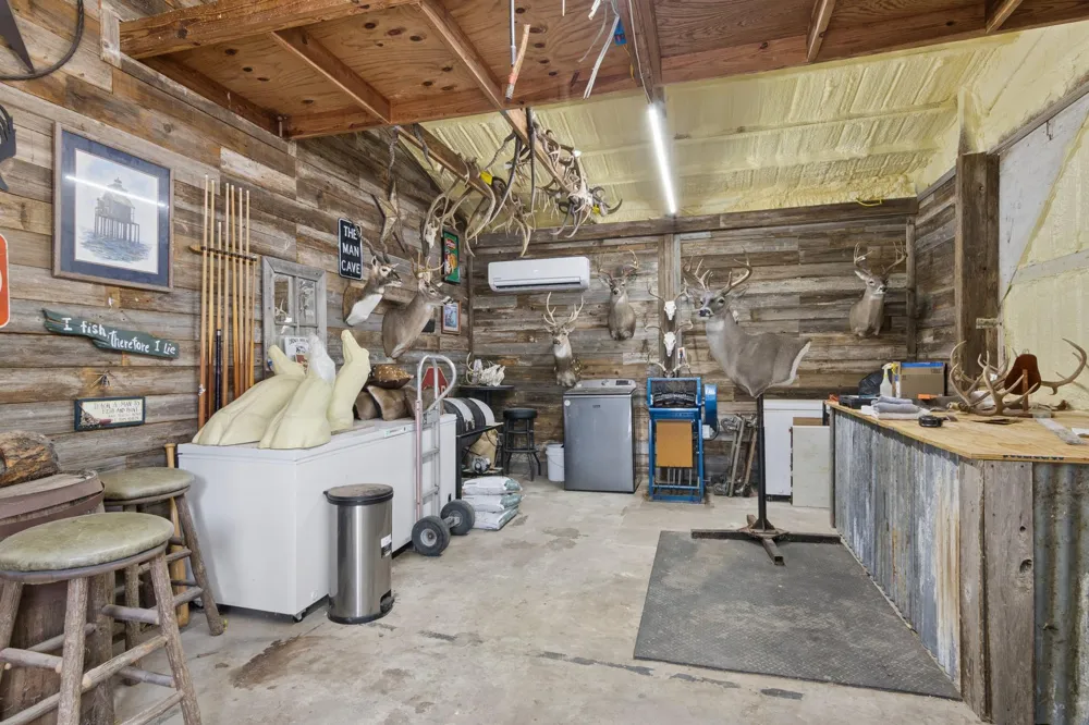 2865 County Road 936a Alvin, TX 77511