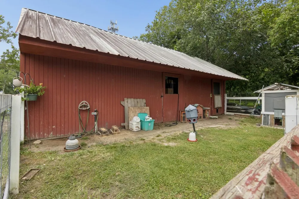 2865 County Road 936a Alvin, TX 77511