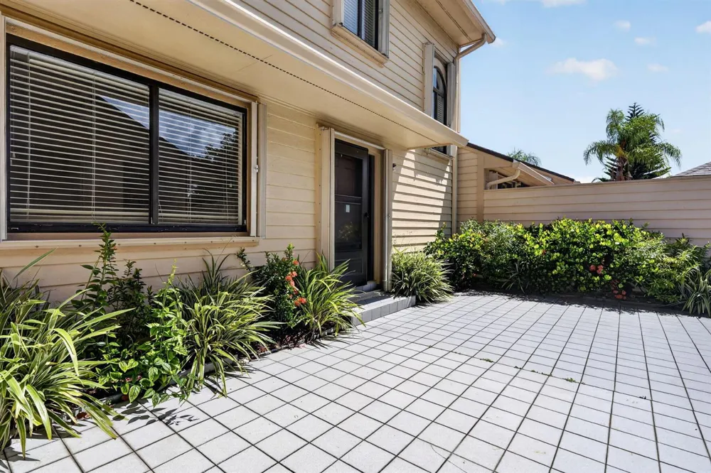 6130 SE Georgetown Place Hobe Sound, FL 33455