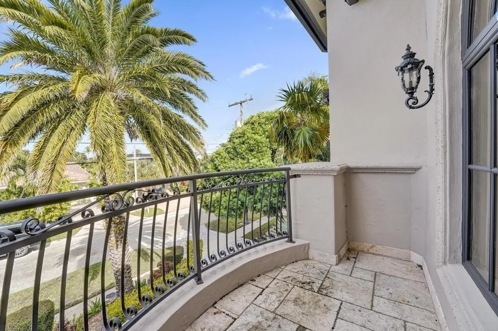 2340 NE 47TH STREET Lighthouse Point, FL 33064