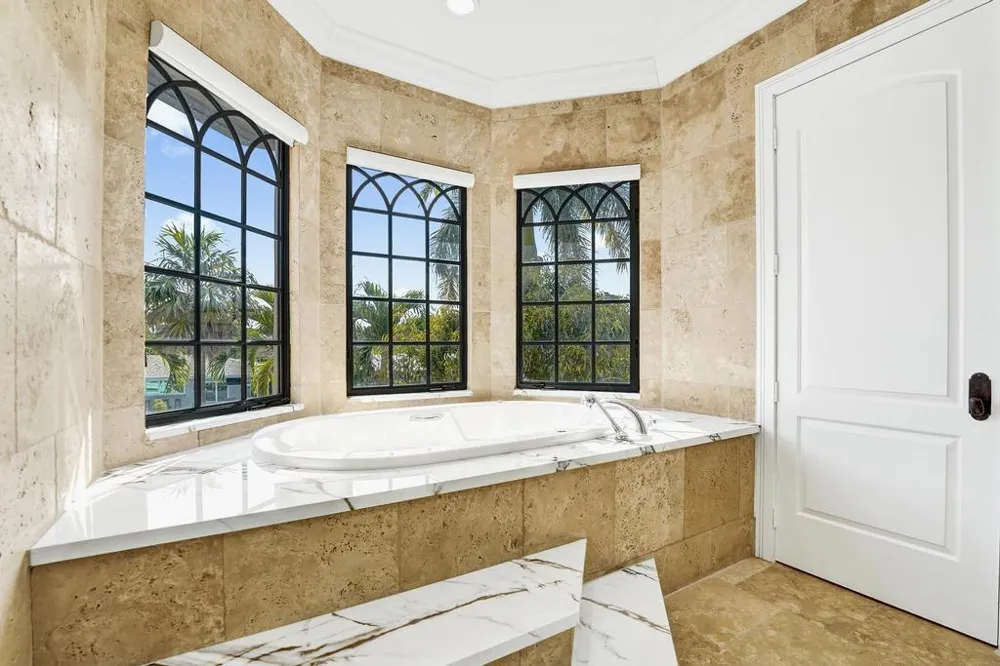2340 NE 47TH STREET Lighthouse Point, FL 33064