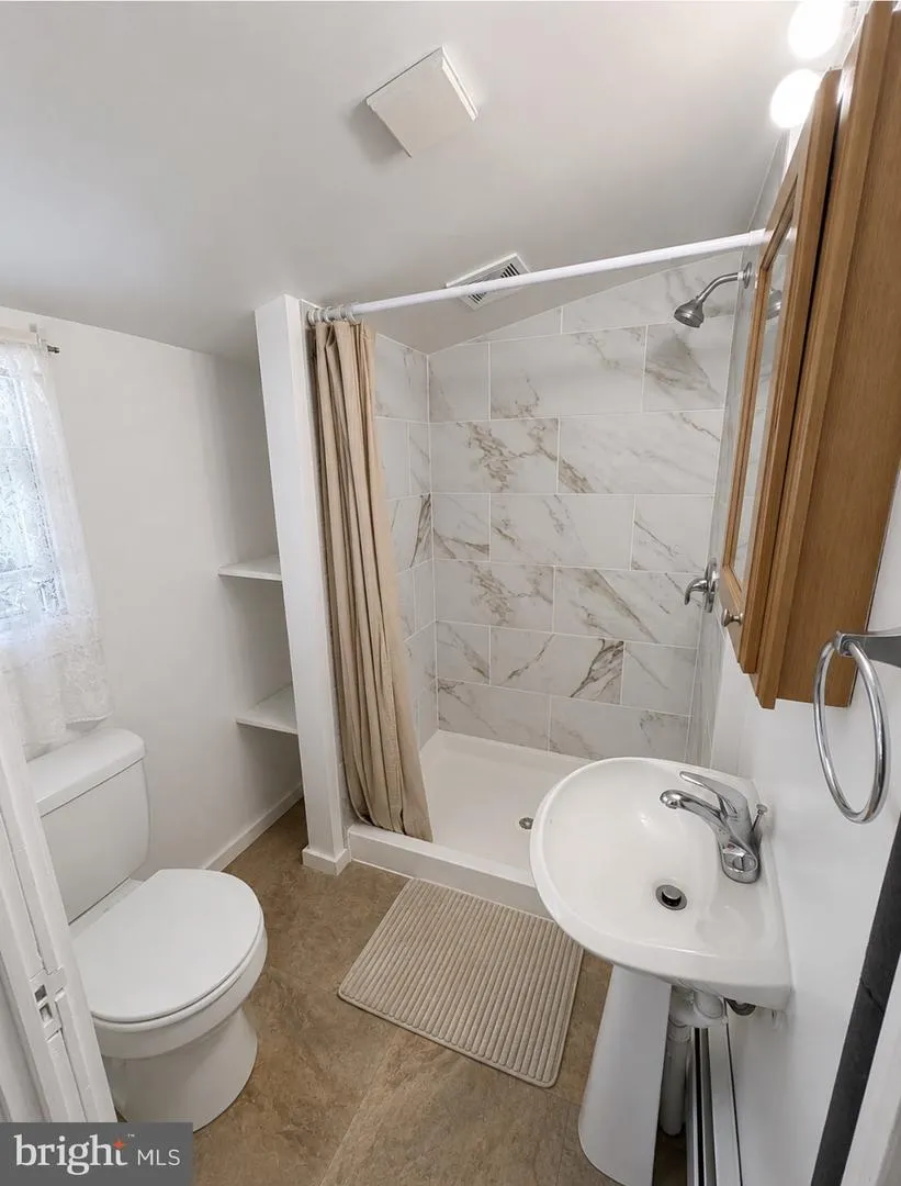 24 ASTER LANE Fredericksburg, PA 17026