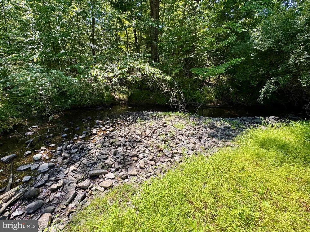 24 ASTER LANE Fredericksburg, PA 17026